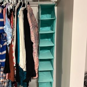 Space saving shoe rack